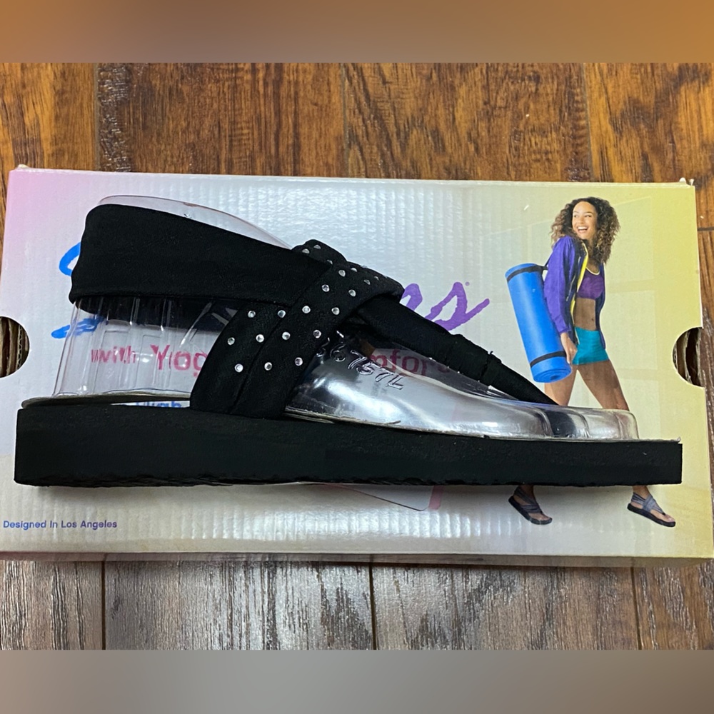 Black Skechers Sandals with Yoga Mat Comfort - Picture 4 of 8